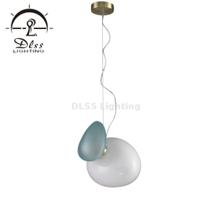 Mini plafonnier réglable créatif, lampe pendante d'abat-jour en verre bleu de belle conception pour le restaurant